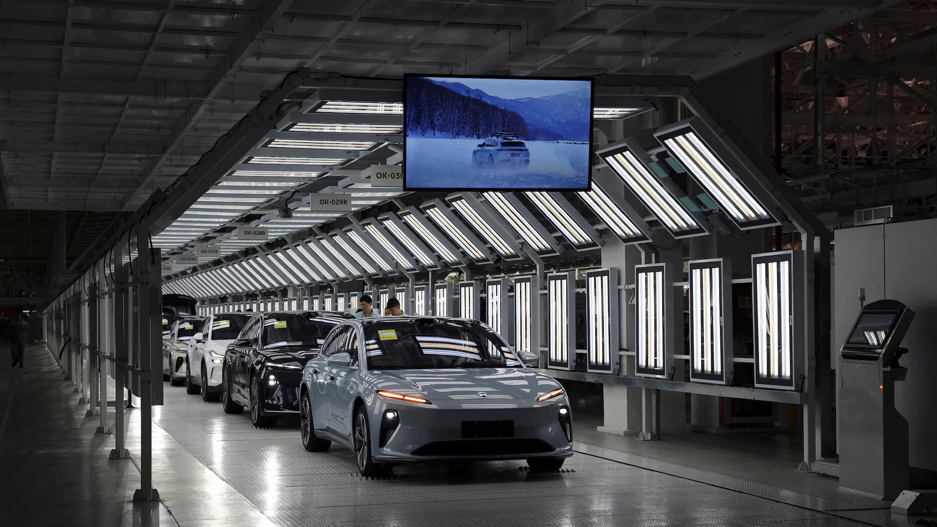 Thermodynamics of hypocrisy